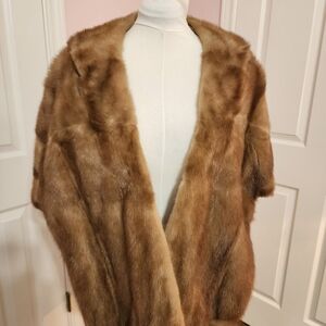 Elegant Blonde Mink Fur Stole